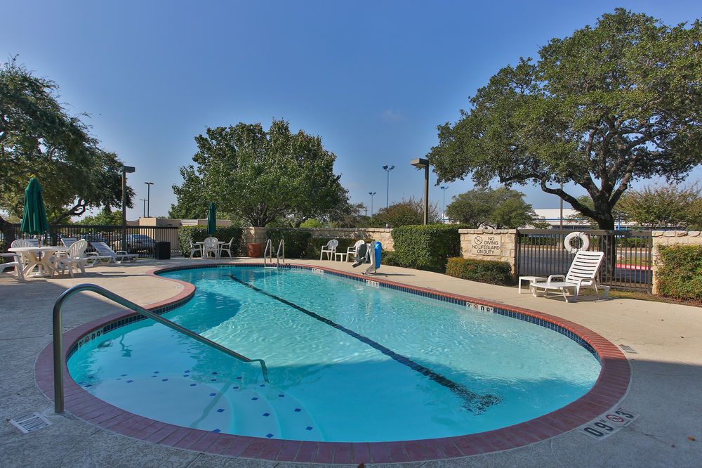 Hampton Inn San Antonio Stone Oak מראה חיצוני תמונה